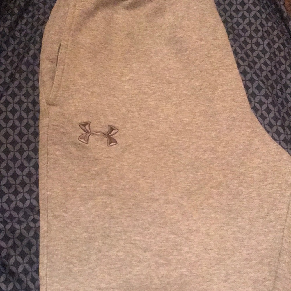 Large Under Armour men’s sweatpants